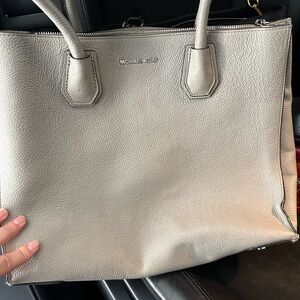 Michael Kors Elegant Gray Tote